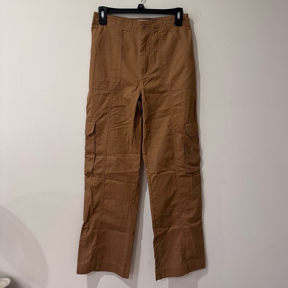 Abercrombie & Fitch Womens tan high waisted straight leg cargo pants size 2